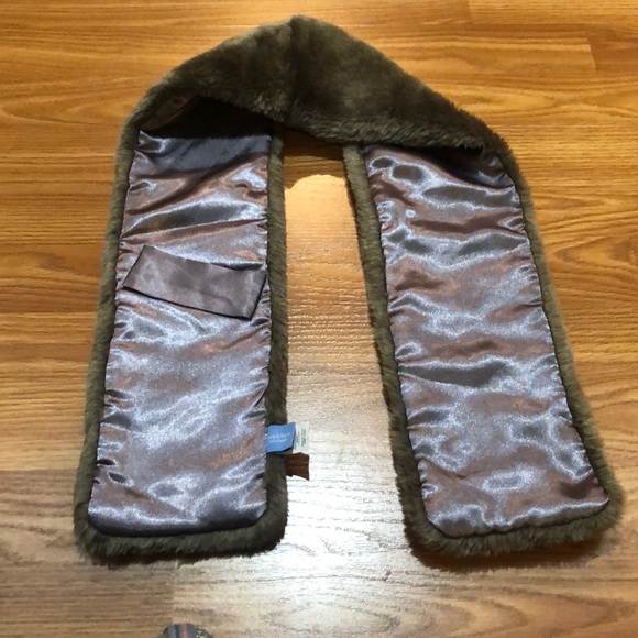 Faux fur wrap - Picture 2 of 2